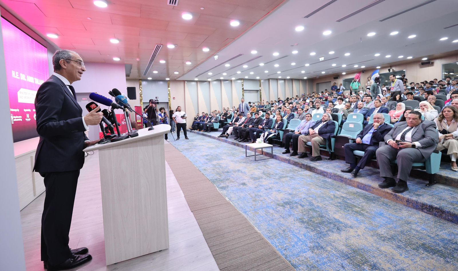 جامعة مصر للمعلوماتية تختتم فعاليات DSC MENA24 أكبر مؤتمرات الذكاء الاصطناعي3
