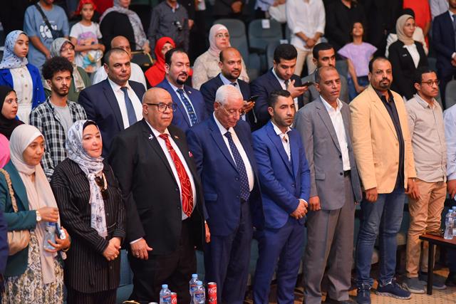 رئيس جامعة الأقصر يشهد انطلاق مؤتمر اكسر عجزك في أمراض الباطنة 6