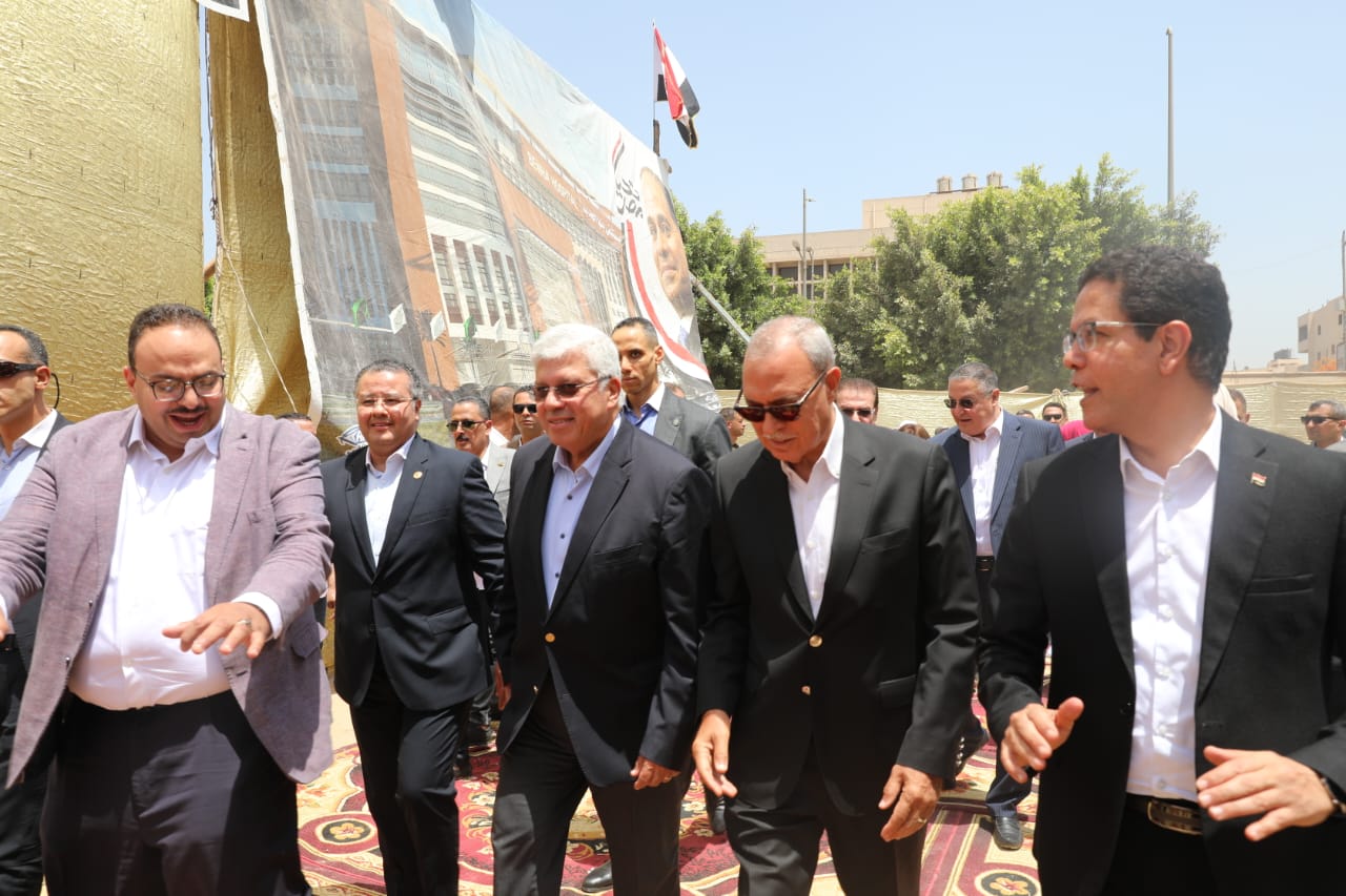 وزير التعليم العالي يزور أرض مستشفى بنها الجامعي الجديد5