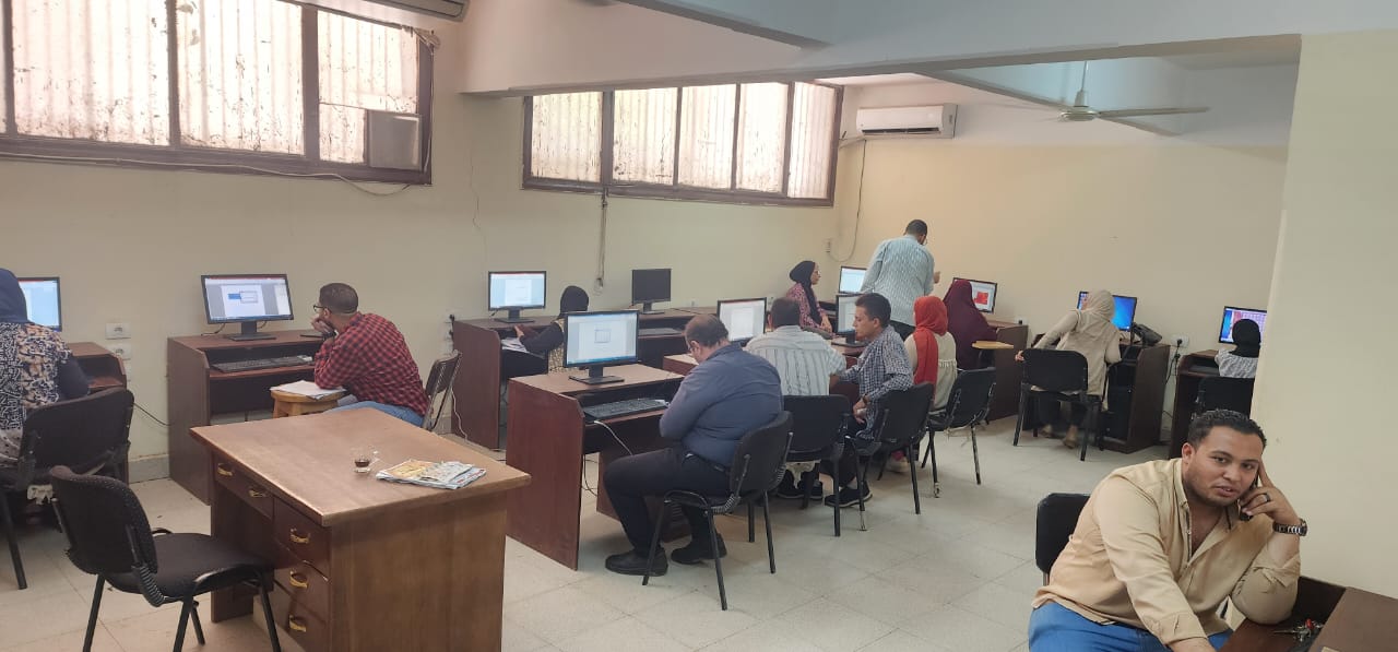 صيدلة سوهاج تنظم ورشة عمل عن تنسيق الرسائل العلمية ببرنامج الميكروسوفت وورد8