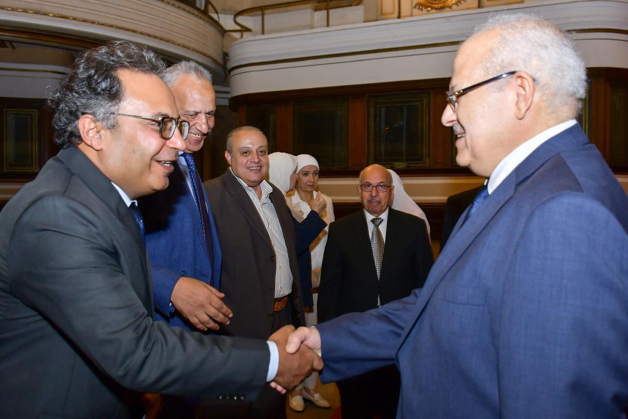 مجلس جامعة القاهرة يهنئ الرئيس السيسى والشعب المصرى بثورة 30 يونيو 7