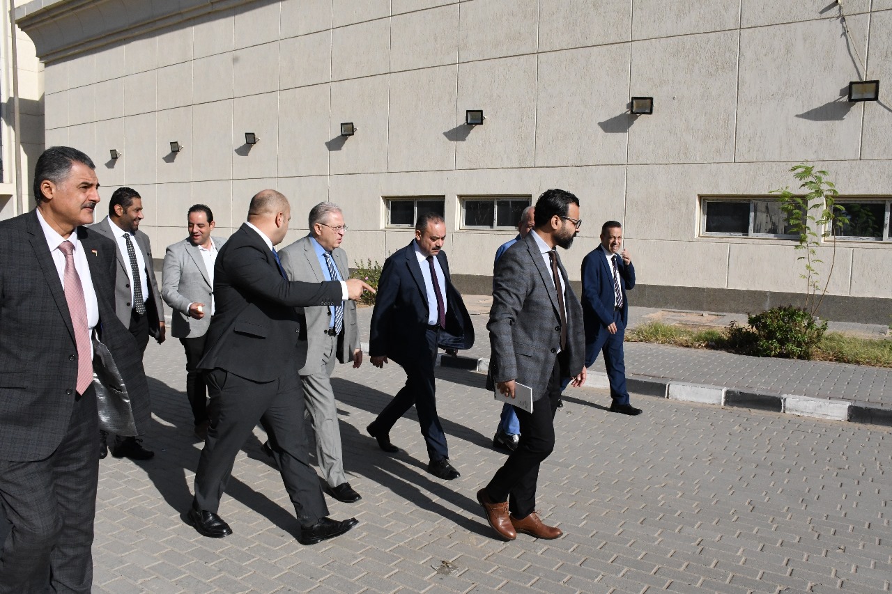 رئيس جامعة حلوان يتفقد جامعة حلوان التكنولوجية