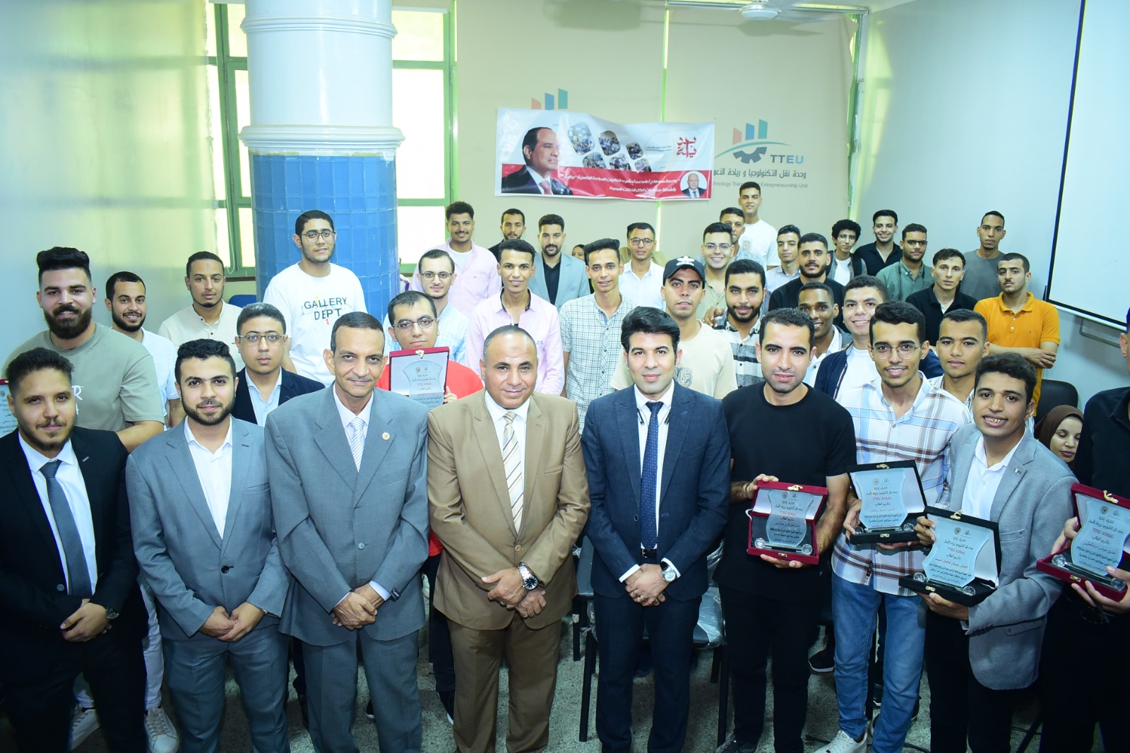 وحدة نقل التكنولوجيا وريادة الاعمال تنظم سلسلة من الدورات التخصصية للأطفال