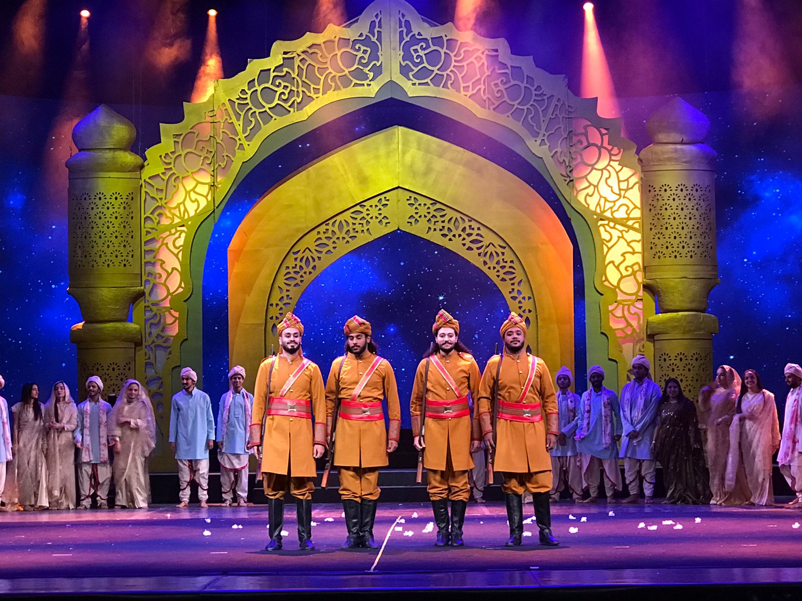 كورال صوت العاصمة بجامعة حلوان يقدم أوبريت راحت عليك