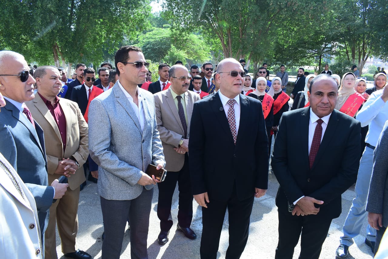 رئيس جامعة سوهاج الجديدة يستقبل المتحدث العسكري الرسمي للقوات المسلحة المصرية