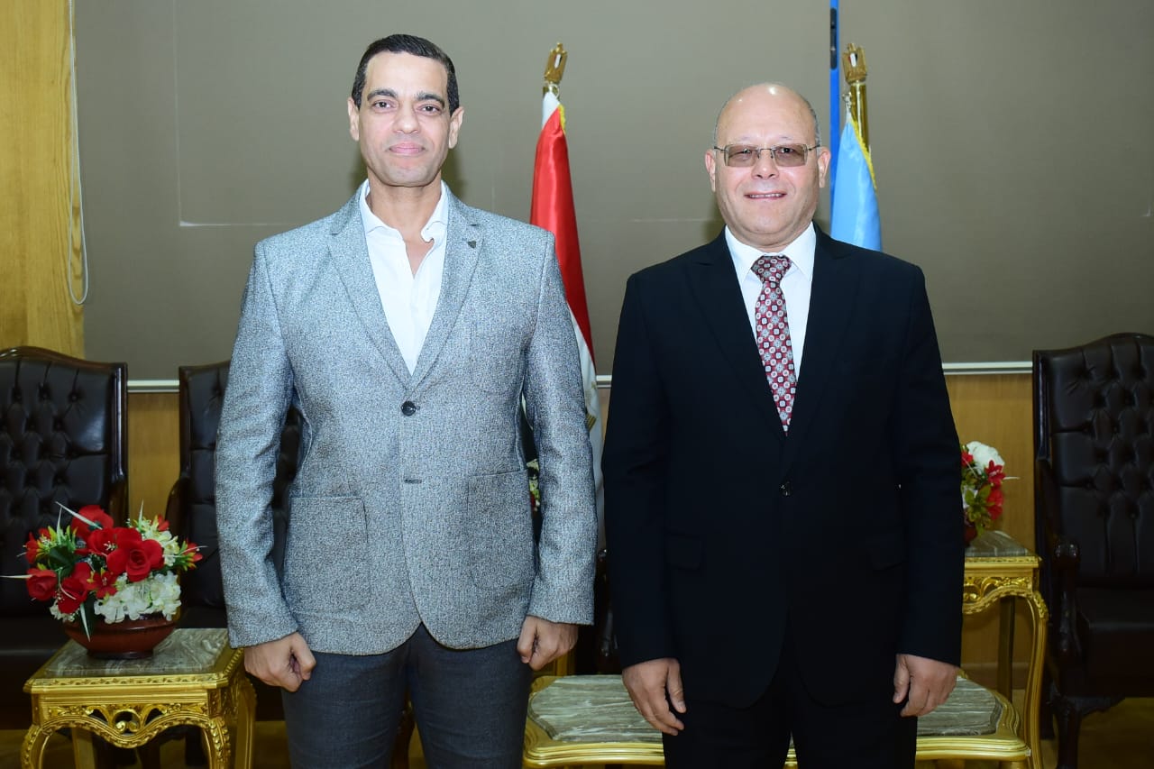 رئيس جامعة سوهاج الجديدة يستقبل المتحدث العسكري الرسمي للقوات المسلحة المصرية