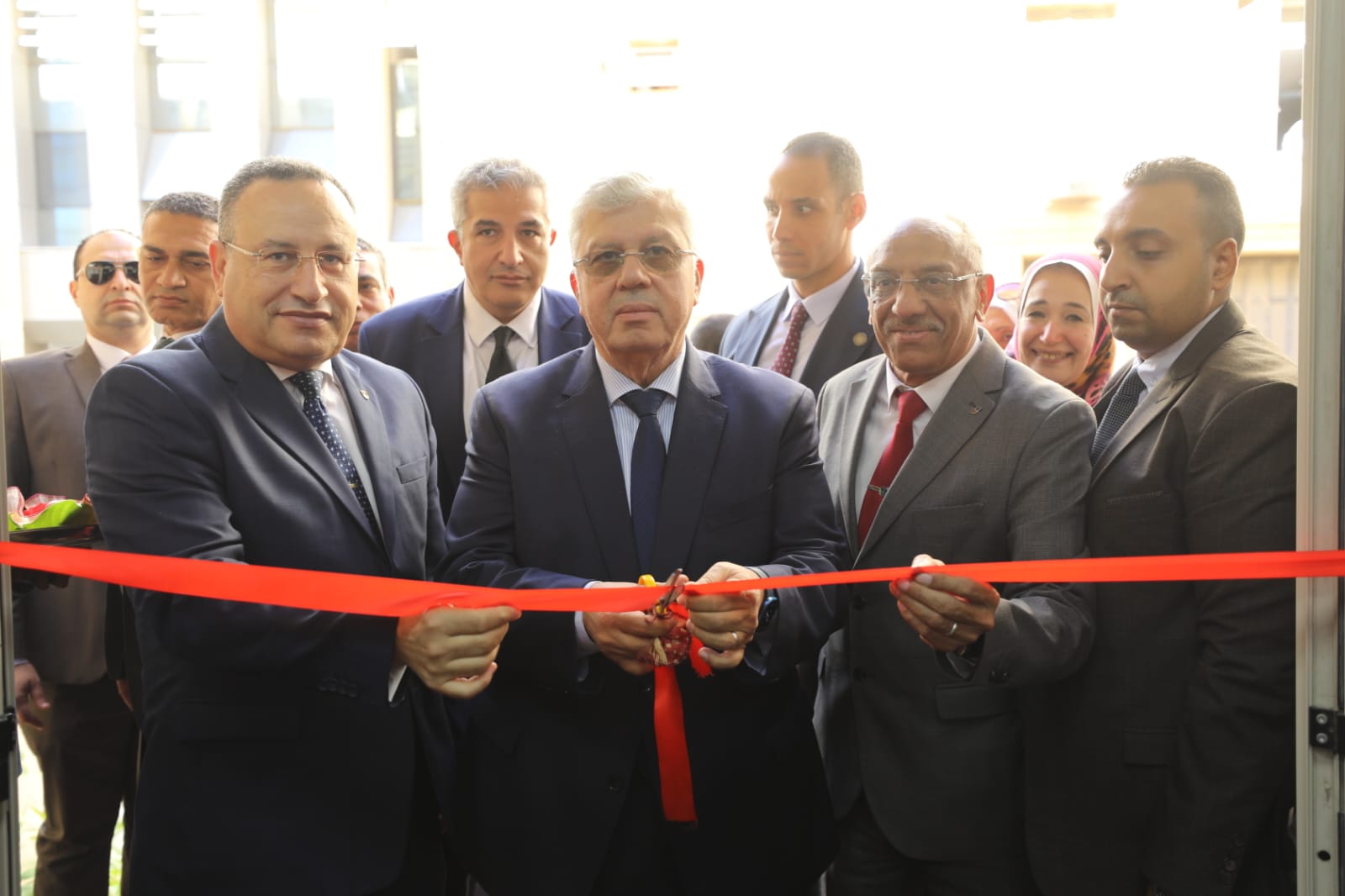 وزير التعليم العالي يفتتح عددًا من المشروعات التعليمية والصحية بجامعة الإسكندرية