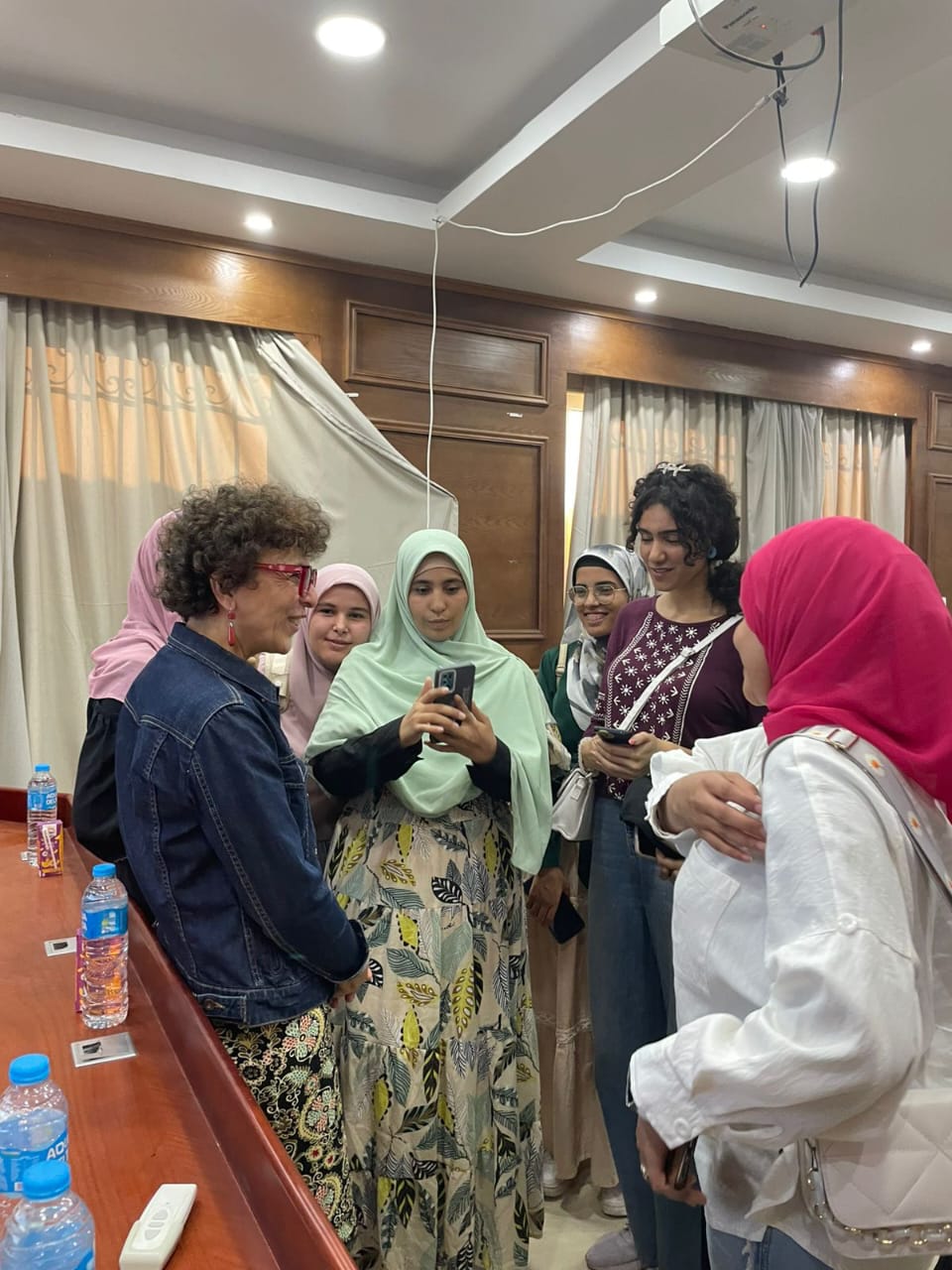 كلية الألسن جامعة الأقصر تنظم ورشة عمل 