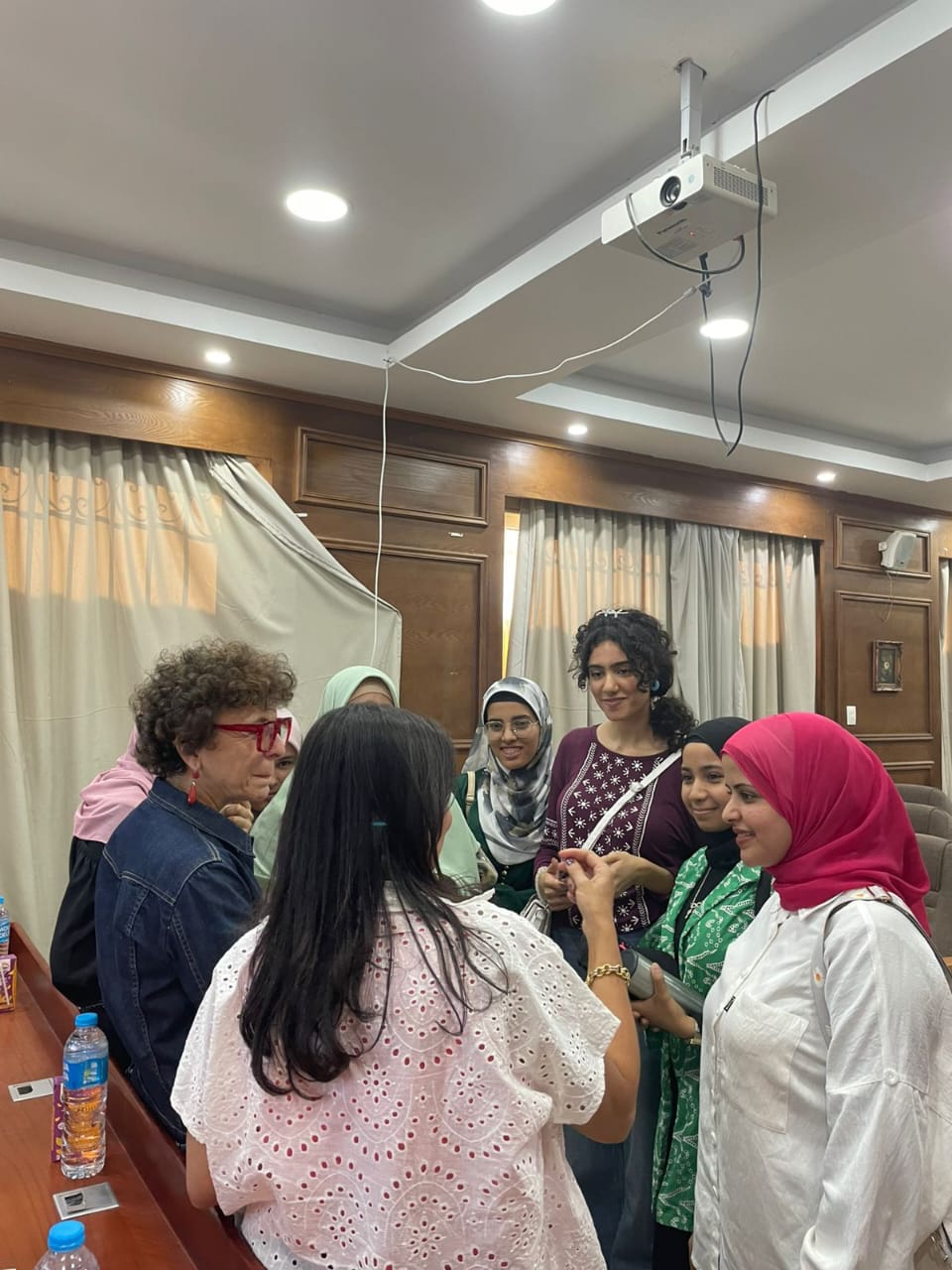 كلية الألسن جامعة الأقصر تنظم ورشة عمل 