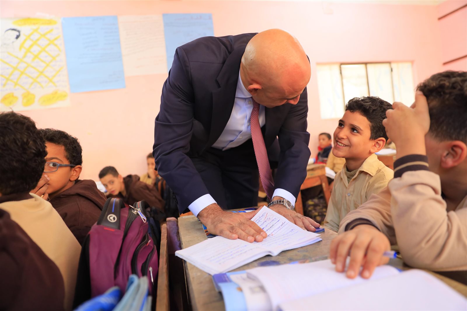 وزير التربية والتعليم يتابع سير الدراسة بمدارس الغربية