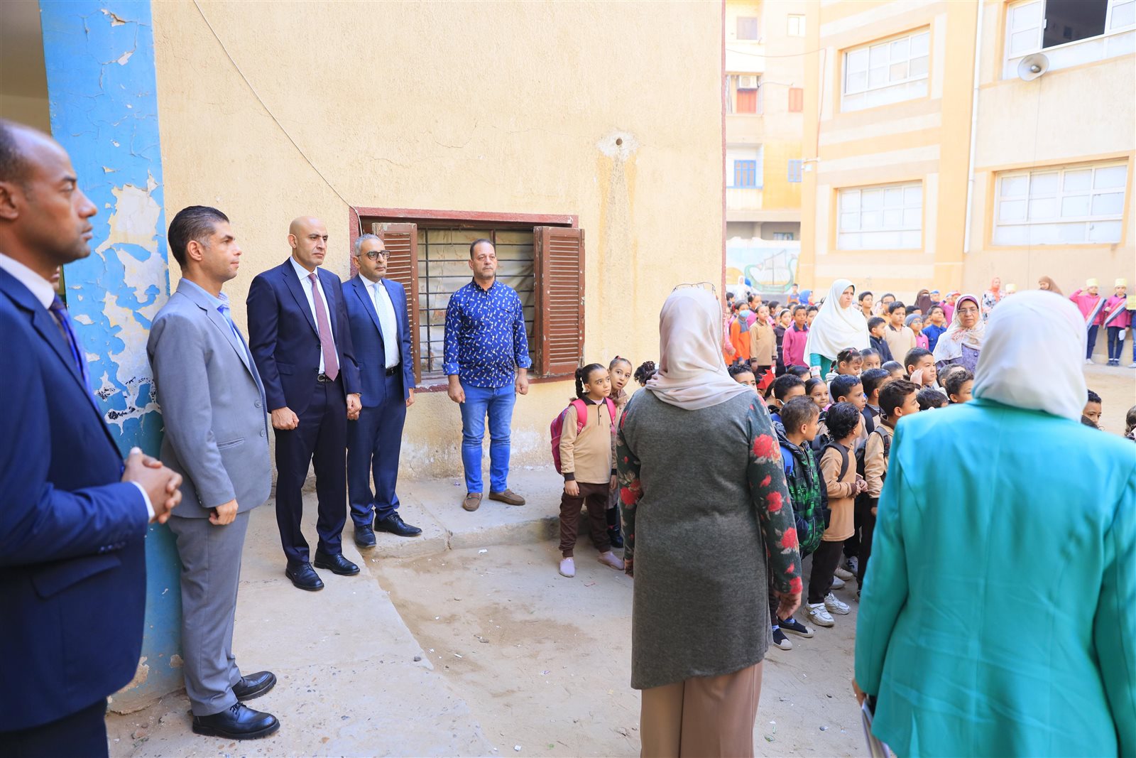 وزير التربية والتعليم يتابع سير الدراسة بمدارس الغربية