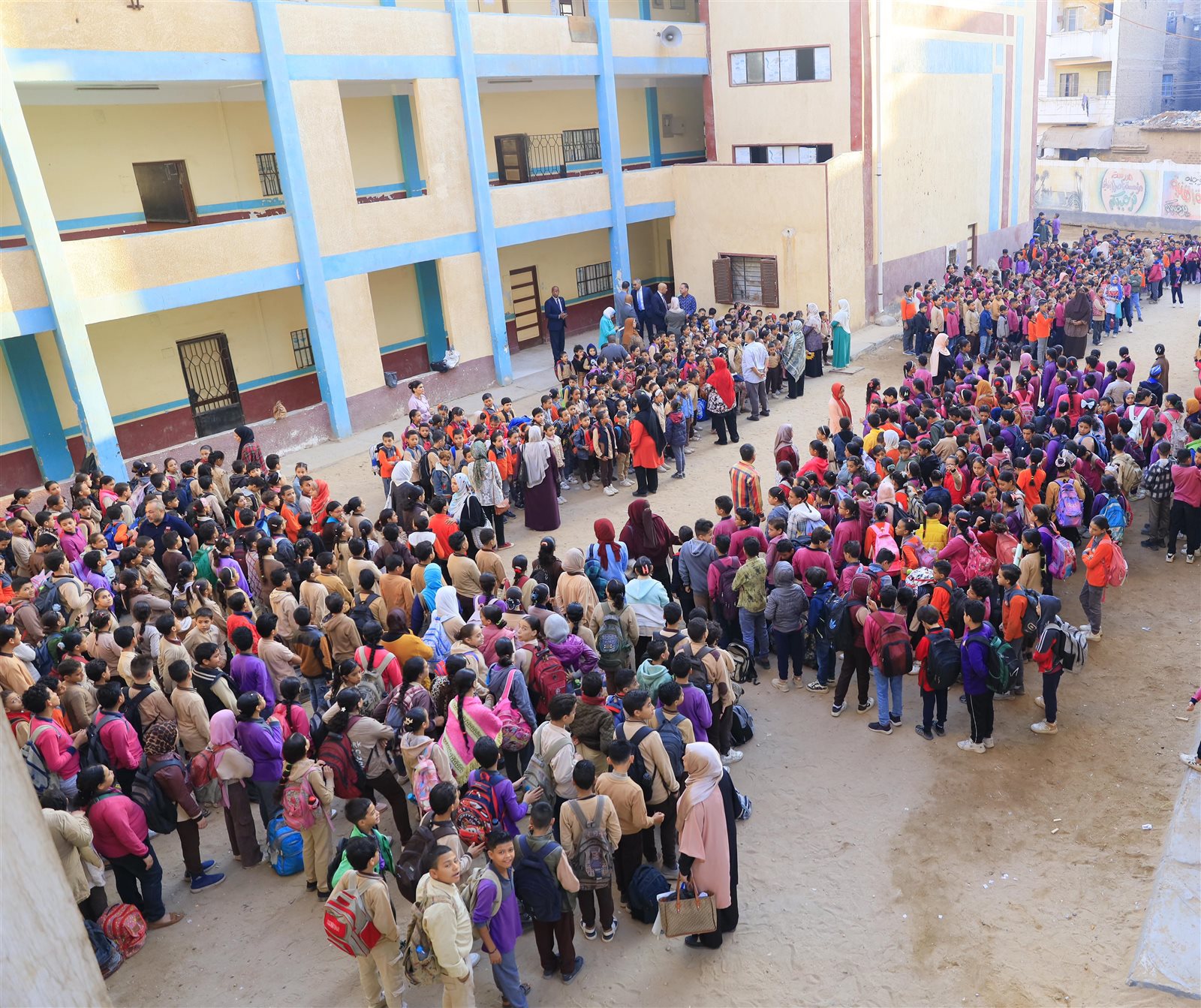 وزير التربية والتعليم يتابع سير الدراسة بمدارس الغربية