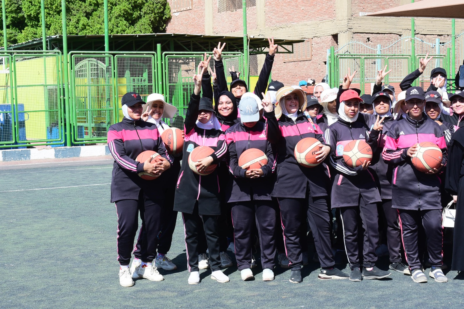 جامعة سوهاج تنظم اليوم الرياضي للفتاة الجامعية ضمن مبادرة 