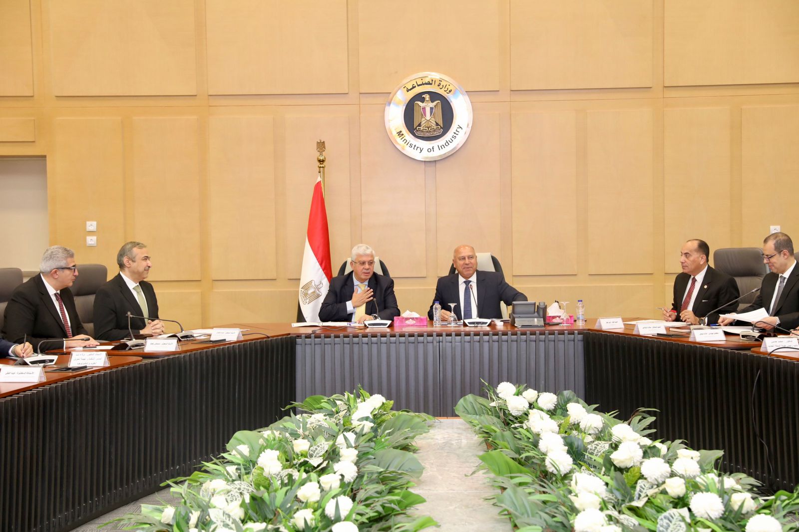 وزير الصناعة والنقل يعقد اجتماعًا موسعًا مع وزير التعليم العالي