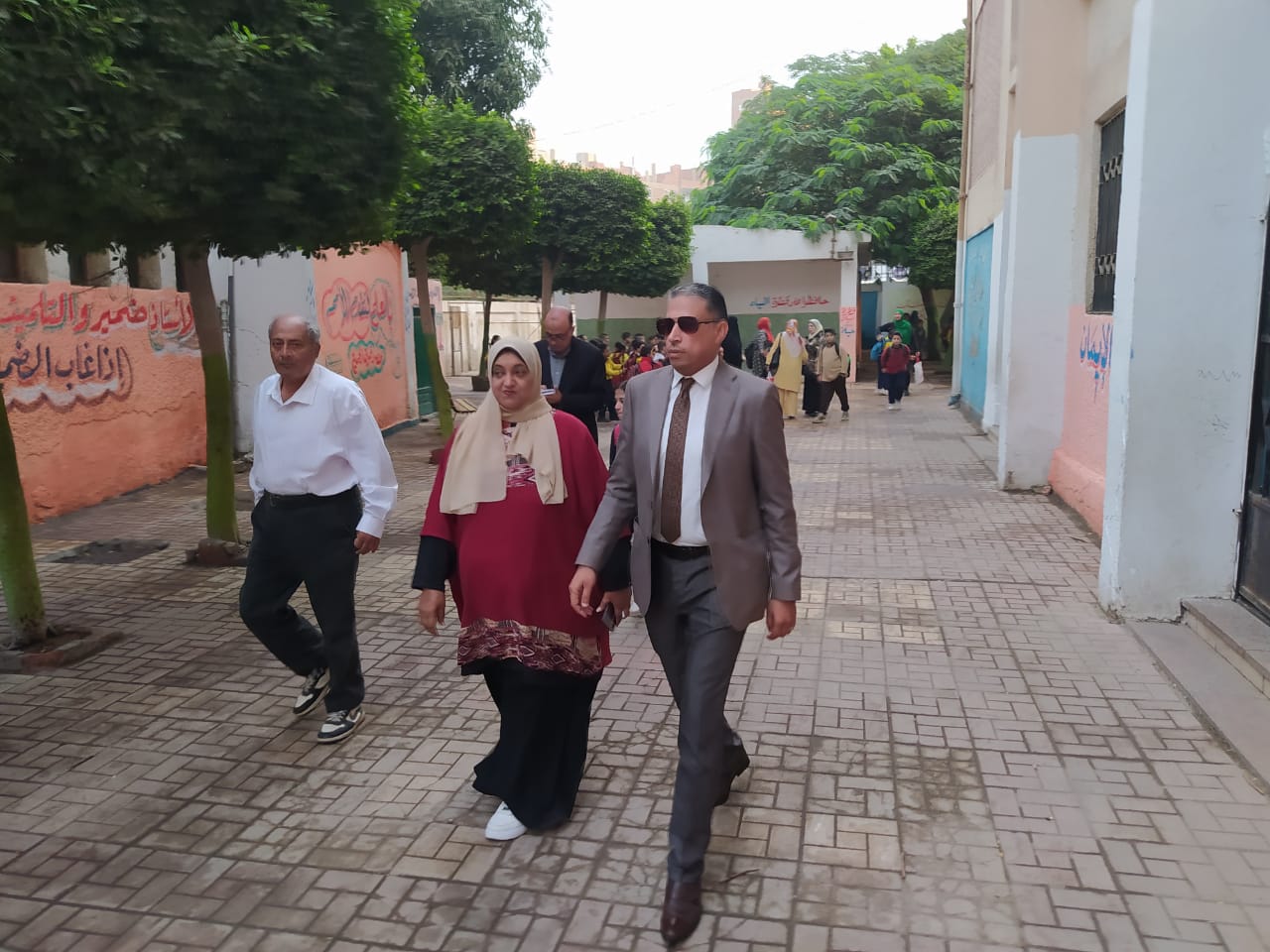 وكيل وزارة التربية والتعليم بالجيزة يتفقد سير العملية التعليمية