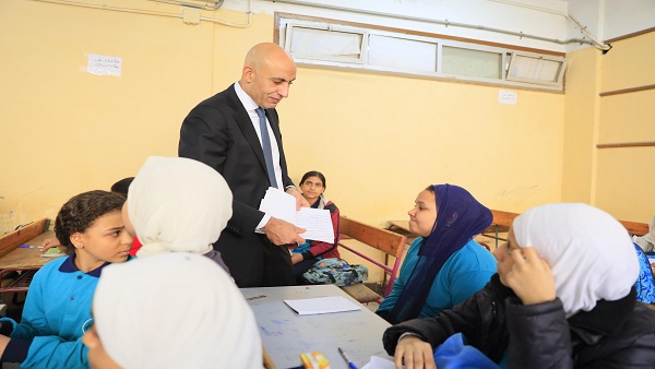 وزير التربية والتعليم يتابع انتظام العملية التعليمية بمحافظة القليوبية