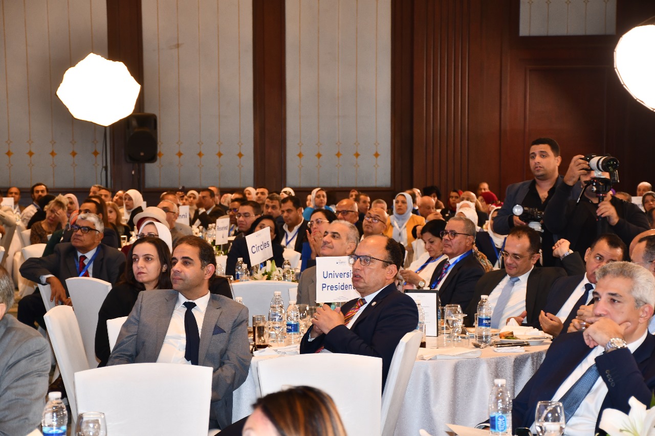 رئيس جامعة حلوان يشارك في احتفالات الذكرى 75 لهيئة 