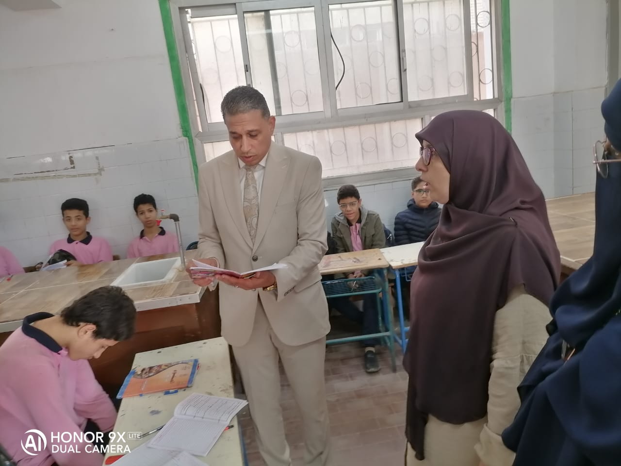 وكيل تعليم الجيزة يتابع سير الدراسة بالمدارس
