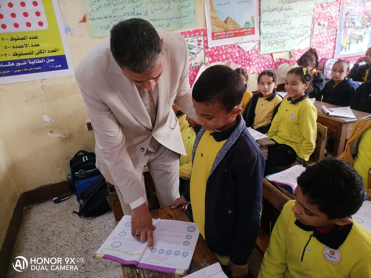 وكيل تعليم الجيزة يتابع سير الدراسة بالمدارس
