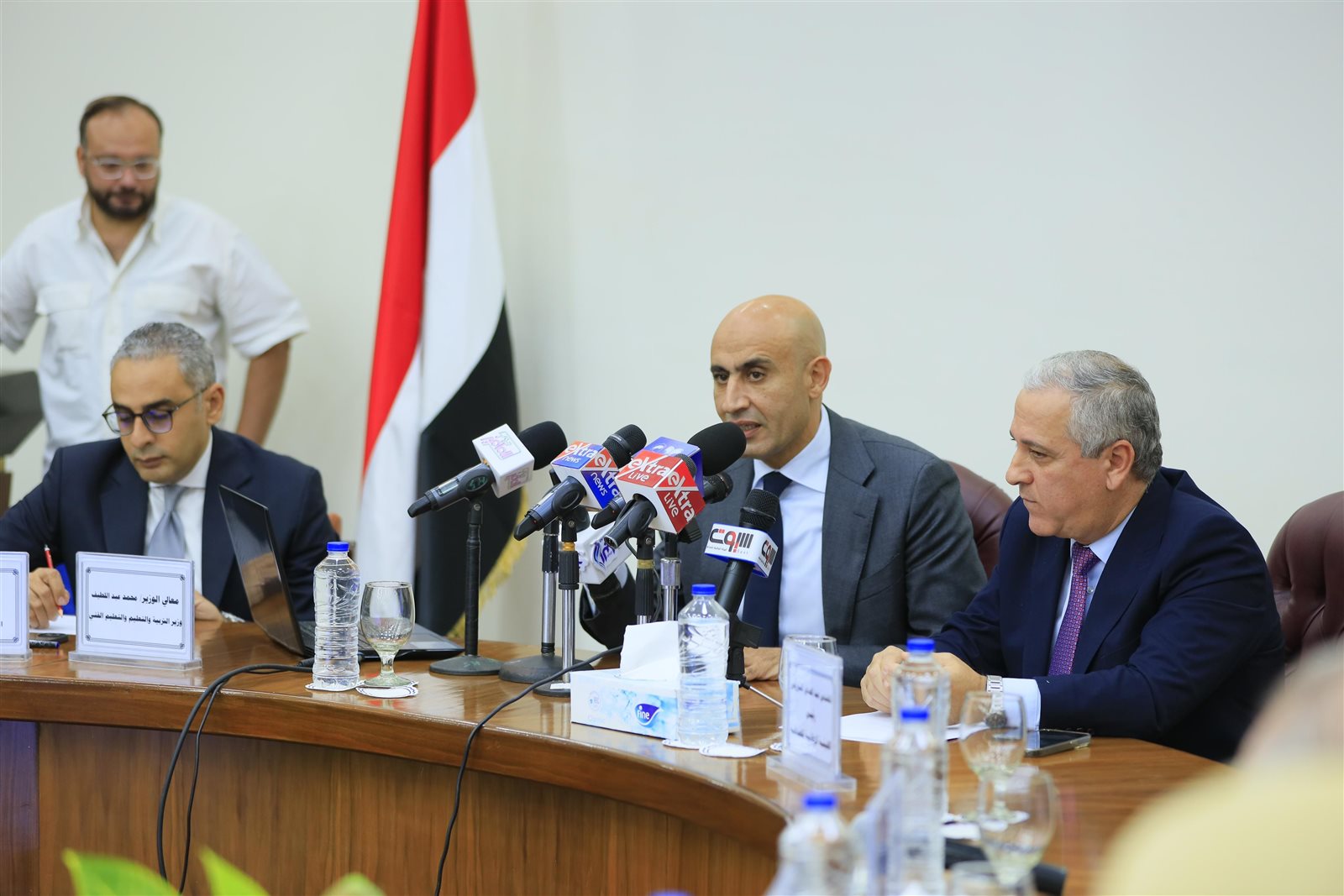 محمد عبد اللطيف وعبد الصادق الشوربجي في ندوة بالهيئة الوطنية للصحافة