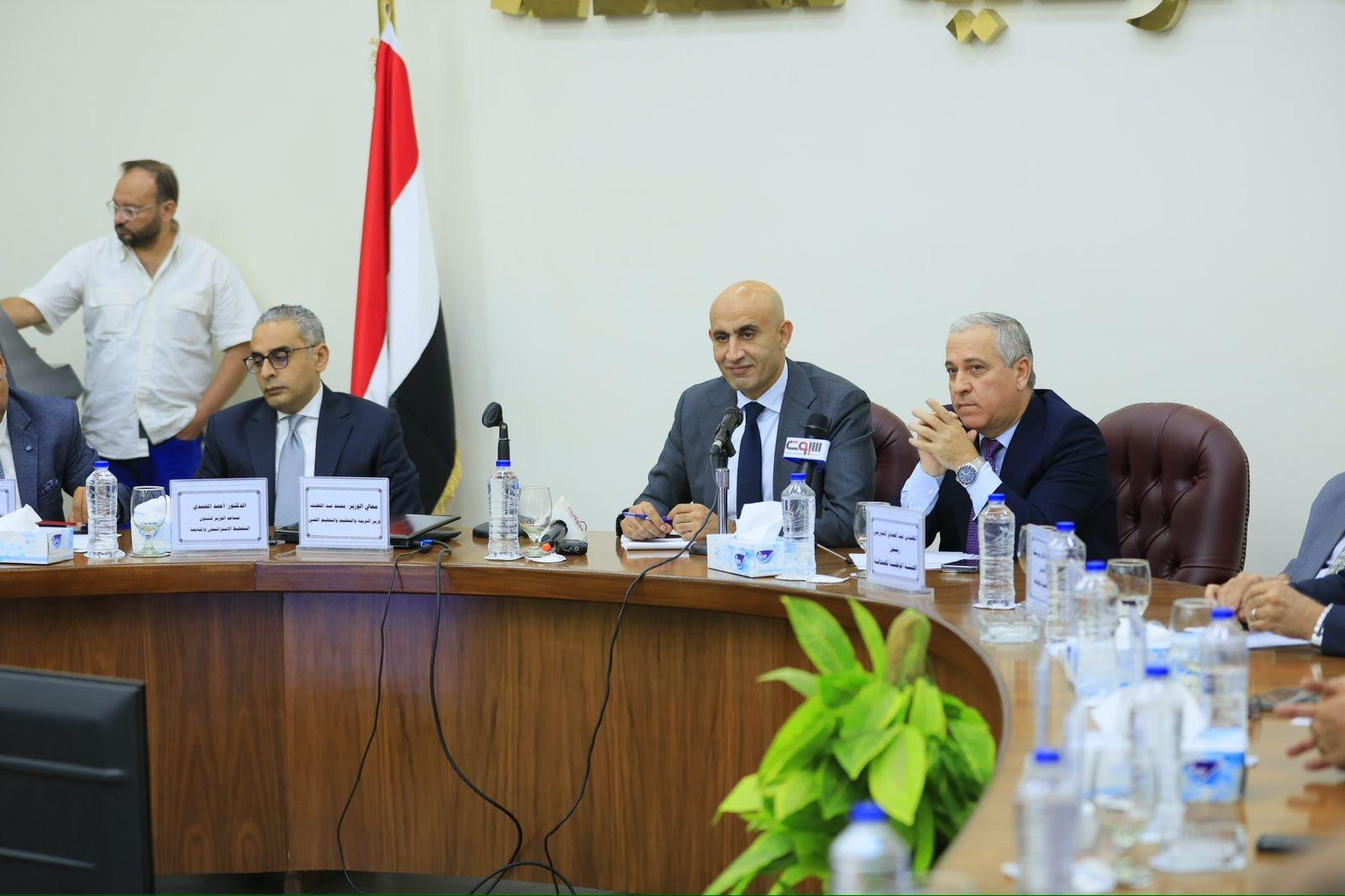 محمد عبد اللطيف وعبد الصادق الشوربجي في ندوة بالهيئة الوطنية للصحافة