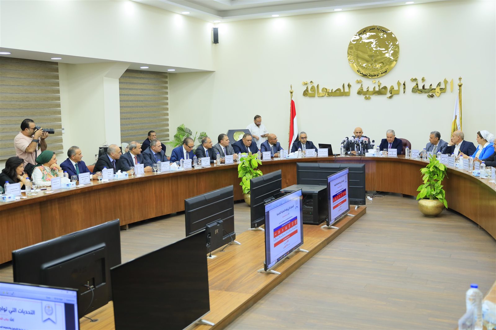 محمد عبد اللطيف وعبد الصادق الشوربجي في ندوة بالهيئة الوطنية للصحافة