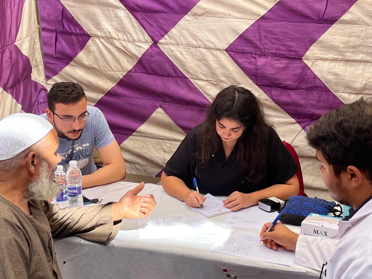 جامعة 6 أكتوبر تطلق قافلة طبية شاملة بالجيزة