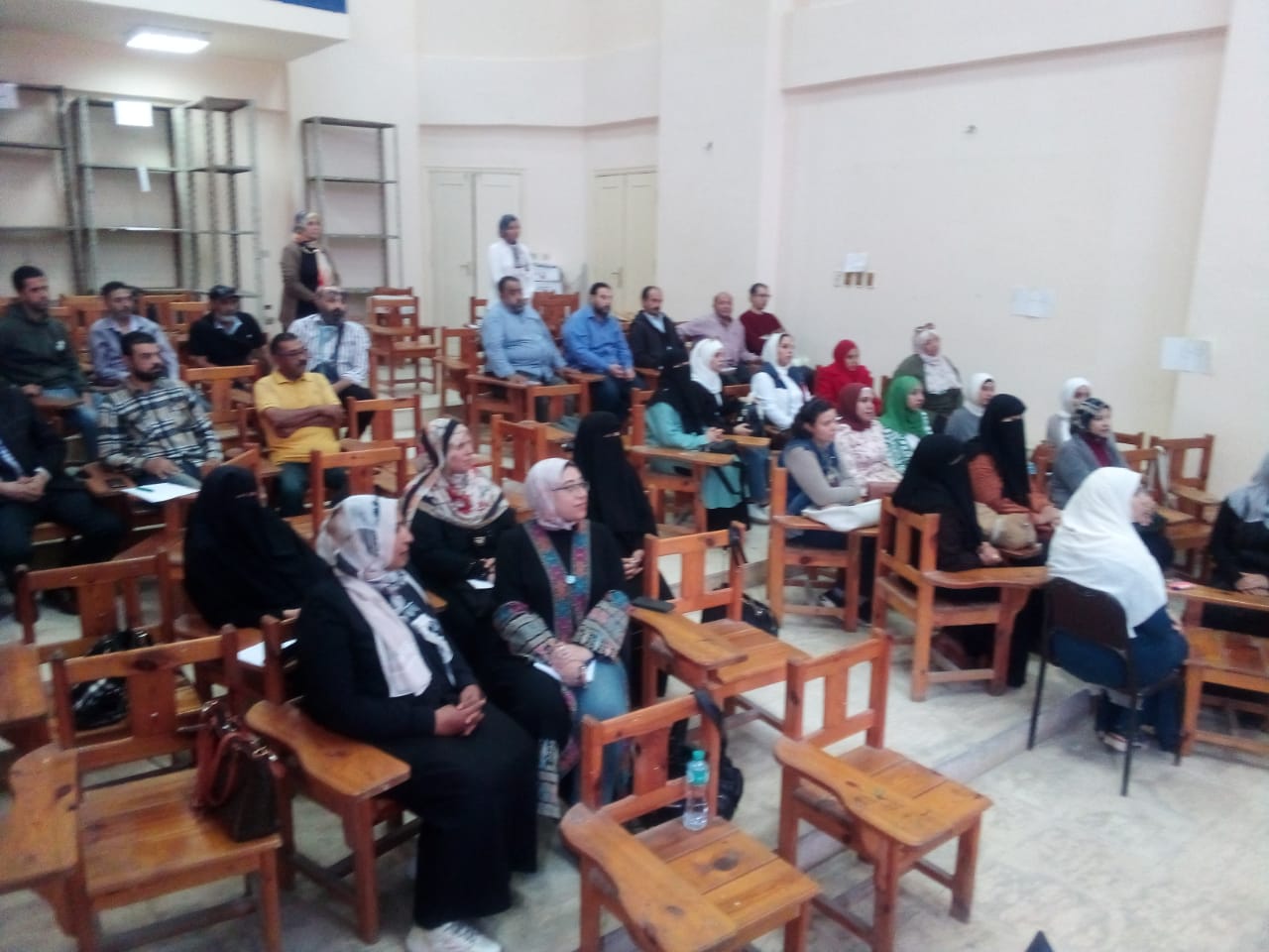 مديرة تعليم مطروح تتابع البرنامج التدريبي لتطوير مهارات المعلمين