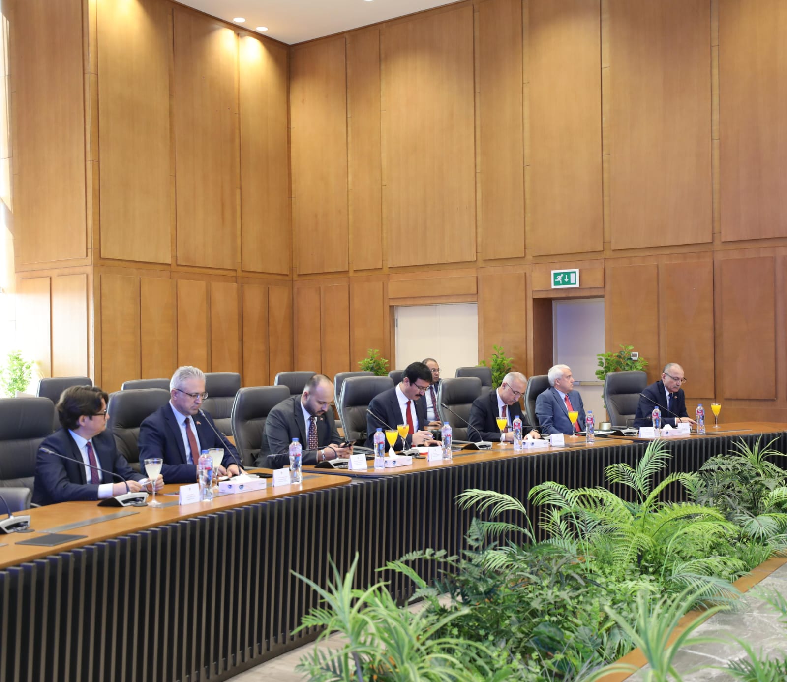 وزير التعليم العالي يستقبل سفير المملكة المغربية بالقاهرة