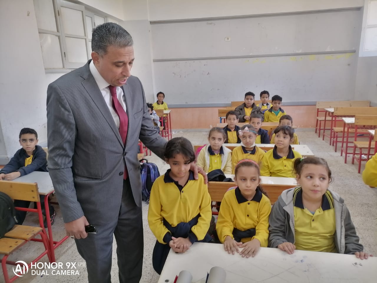 وكيل تعليم الجيزة يتابع سير الدراسة