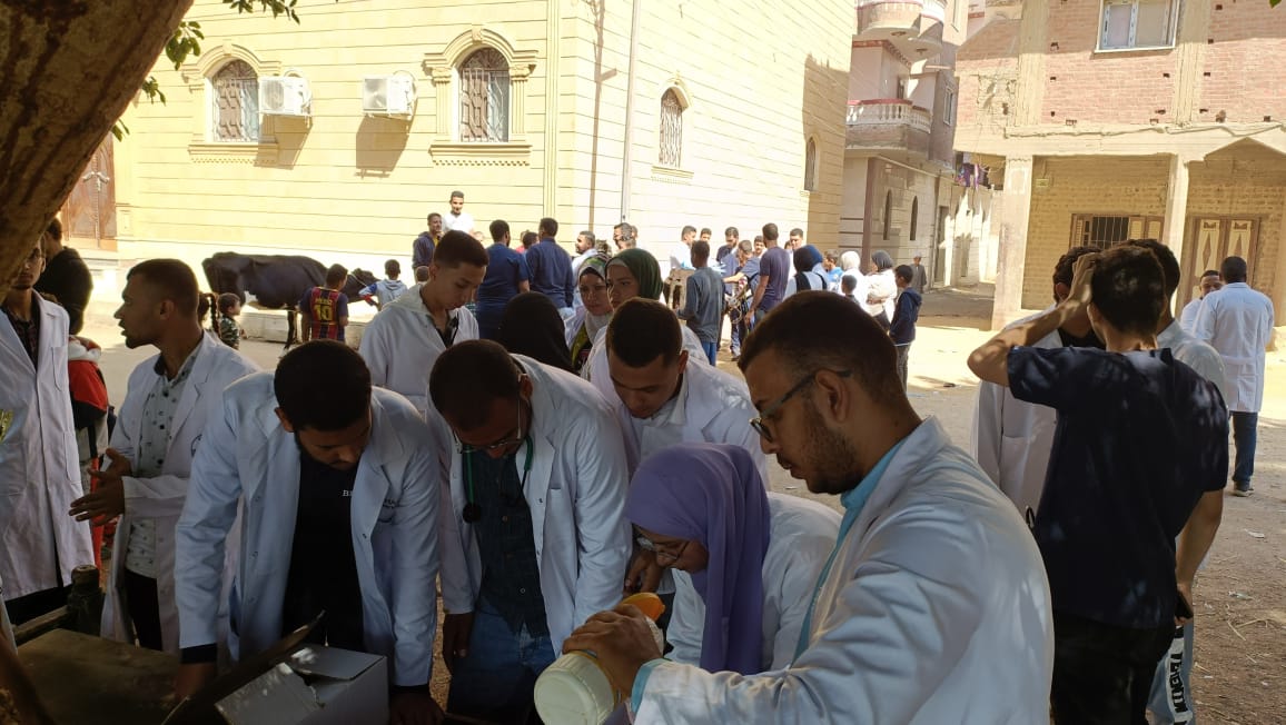 جامعة سوهاج تواصل إطلاق قوافلها البيطرية المجانية لقرية سفلاق