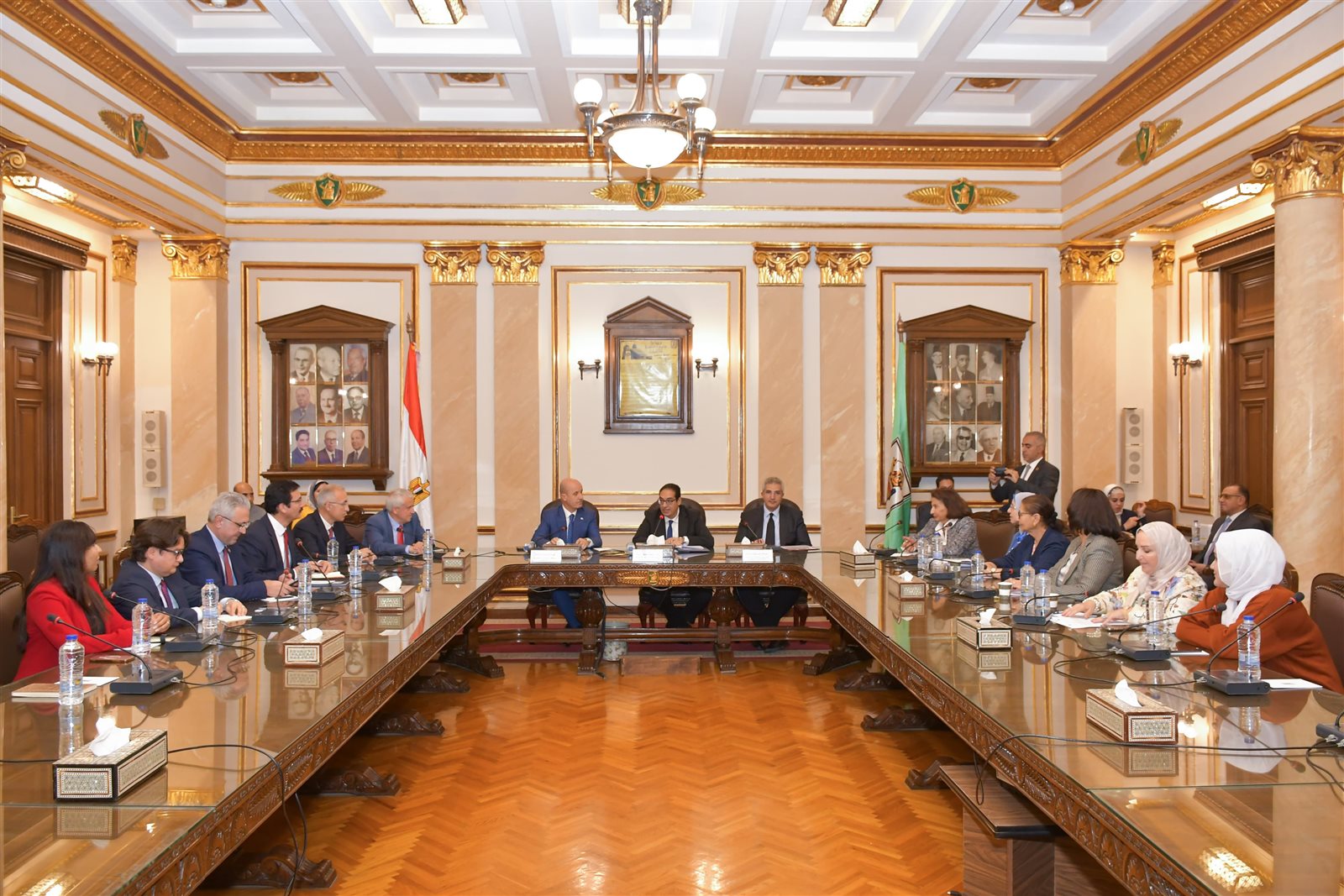 رئيس جامعة القاهرة يستقبل رئيس مجلس التعليم العالي التركي