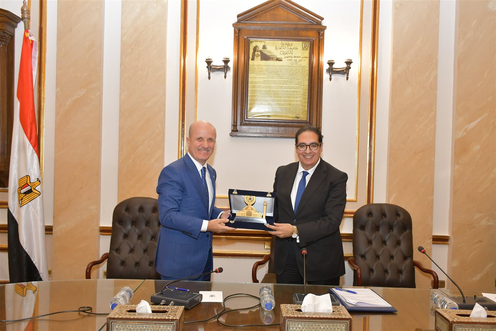 رئيس جامعة القاهرة يستقبل رئيس مجلس التعليم العالي التركي