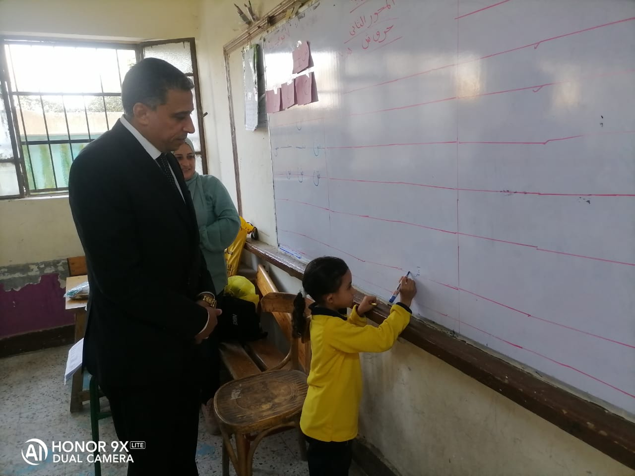 جولة تفقدية لوكيل تعليم الجيزة بمدارس الهرم