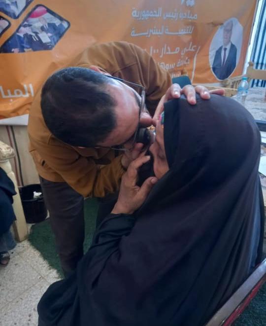 جامعة سوهاج تطلق قافلة طبية لفحص قاع العين لمرضى السكري