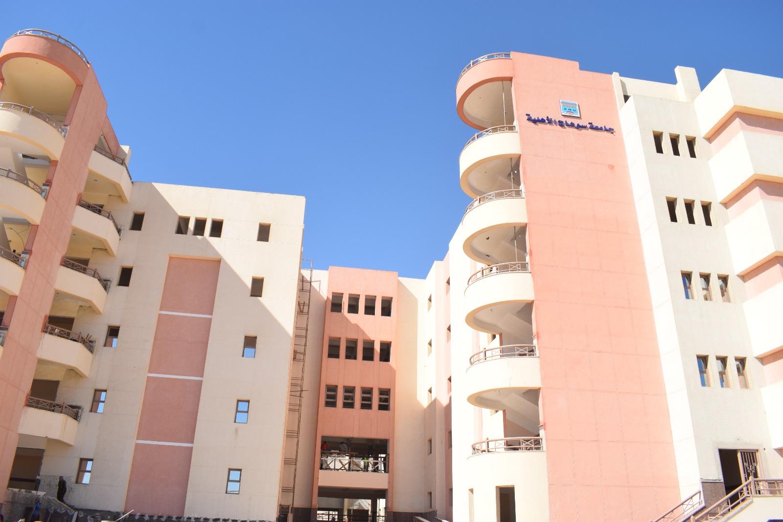 الأعلى للجامعات الأهلية يزور جامعة سوهاج للوقوف على الاستعدادات النهائية لتشغيلها