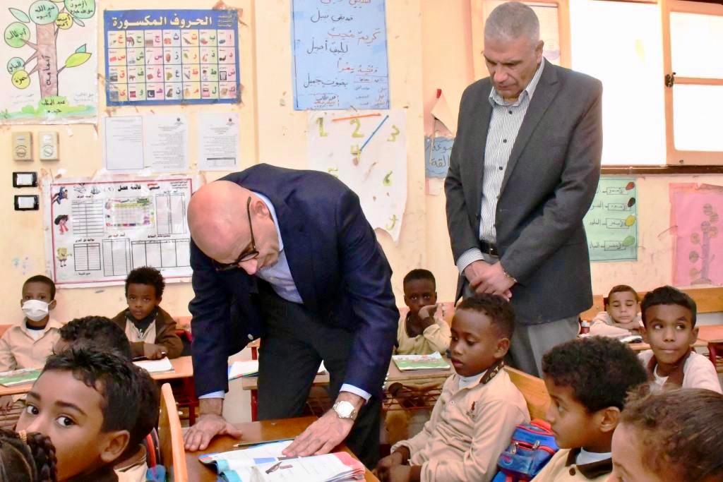 وزير التربية والتعليم يواصل جولاته التفقدية في مدارس أسوان لتطوير العملية التعليمية