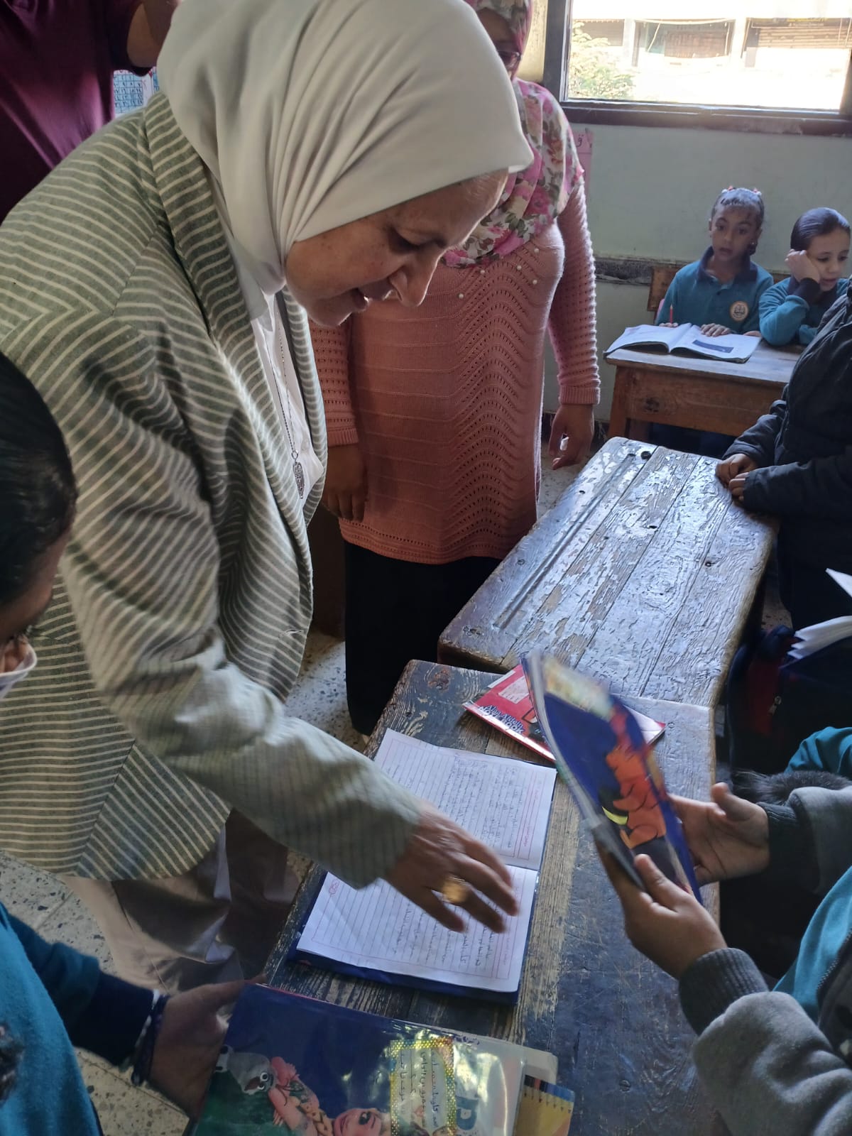 جولة ميدانية لوكيل مديرية تعليم القاهرة لمتابعة انتظام العملية التعليمية