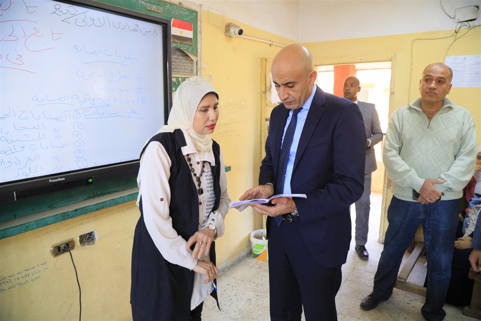 وزير التربية والتعليم يتابع ميدانيًا العملية التعليمية بعدة مدارس 
