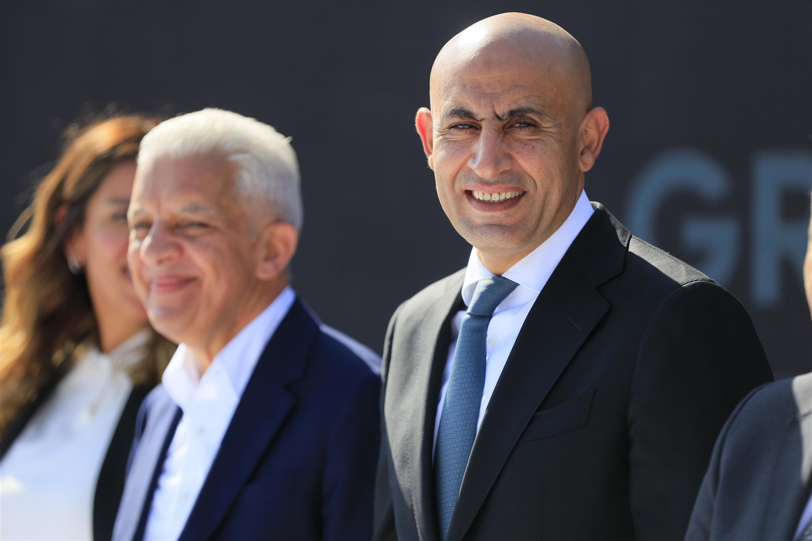 وزير التربية والتعليم يشهد تخريج دفعة جديدة من أكاديمية السويدي الفنية