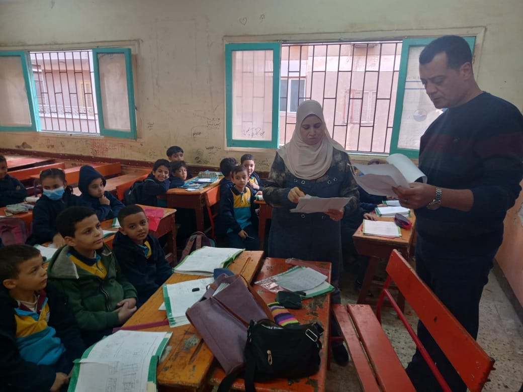 وكيل تعليم سوهاج يتابع انتظام العملية التعليمية بمدارس المحافظة