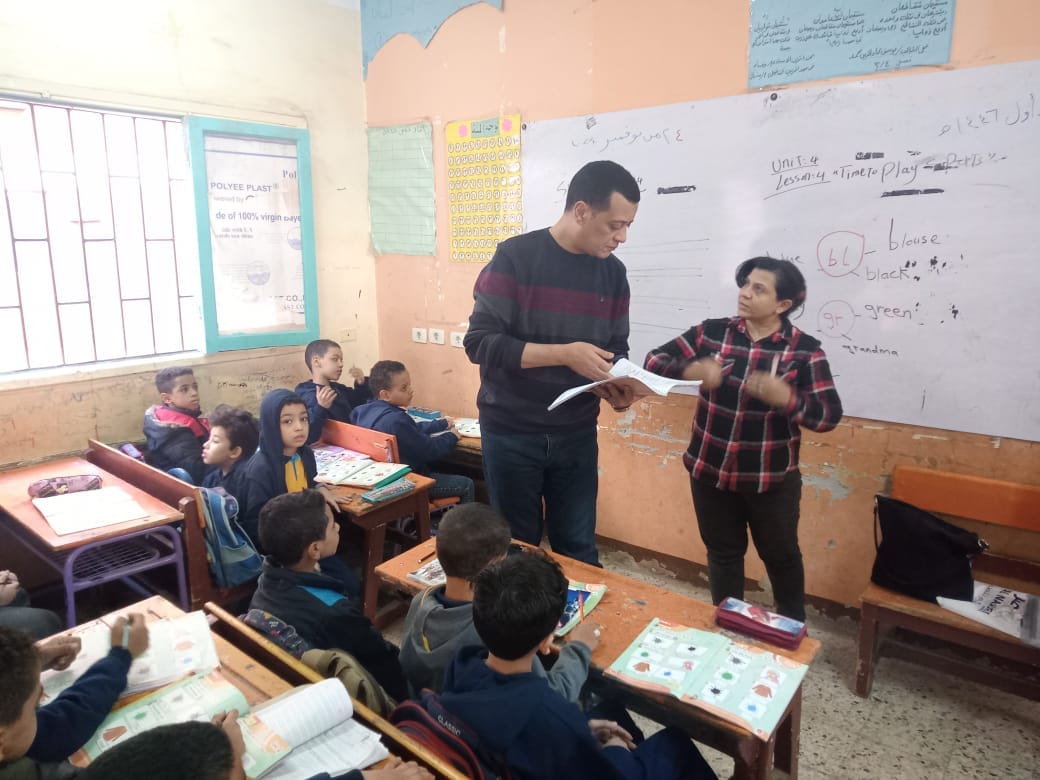 وكيل تعليم سوهاج يتابع انتظام العملية التعليمية بمدارس المحافظة