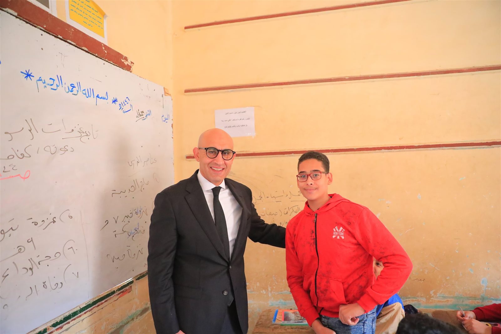 وزير التربية والتعليم يتابع انتظام العملية التعليمية خلال جولة مفاجئة