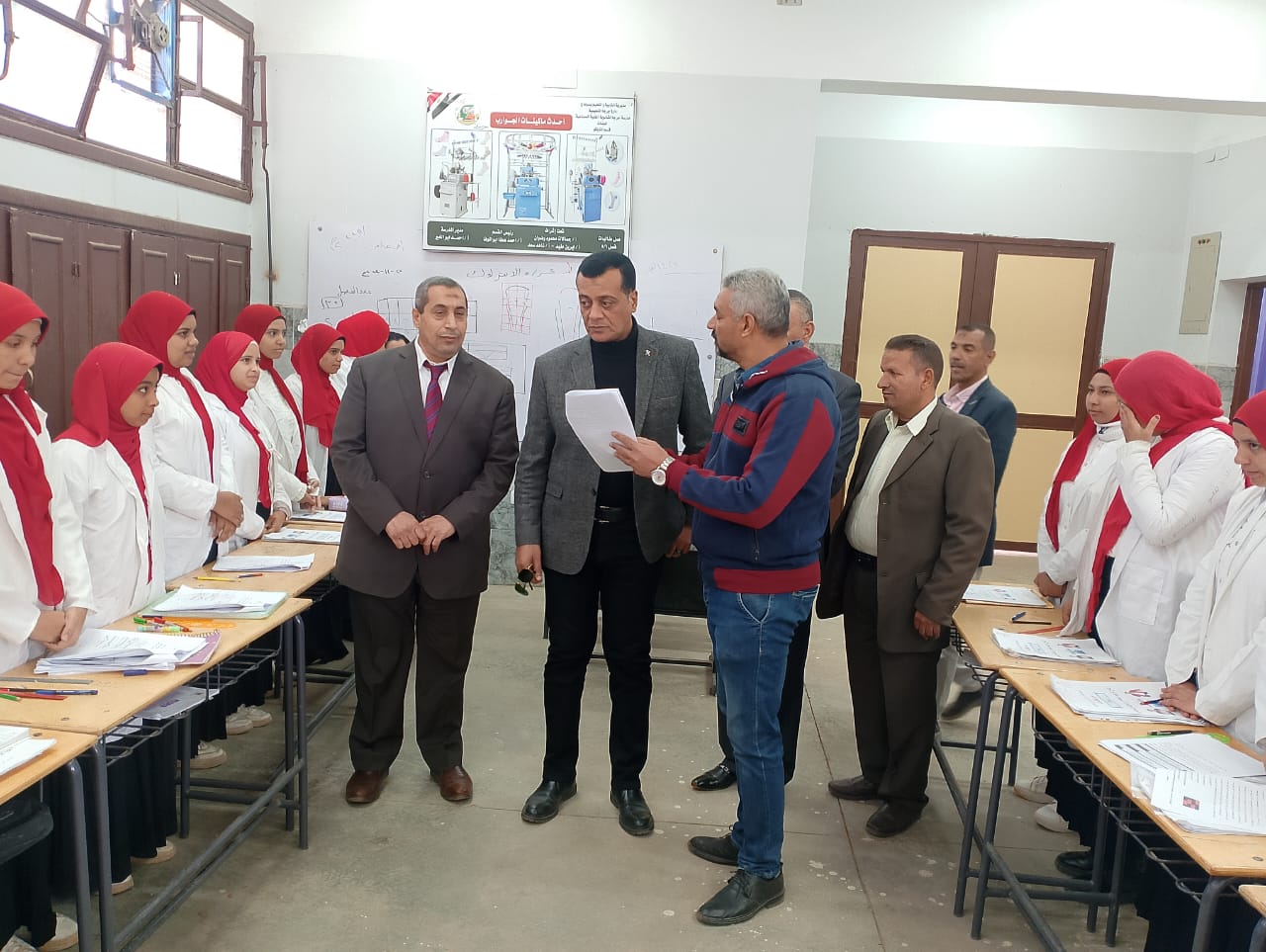 وكيل تعليم سوهاج يشهد احتفالية بمدرسة جرجا الثانوية الصناعية