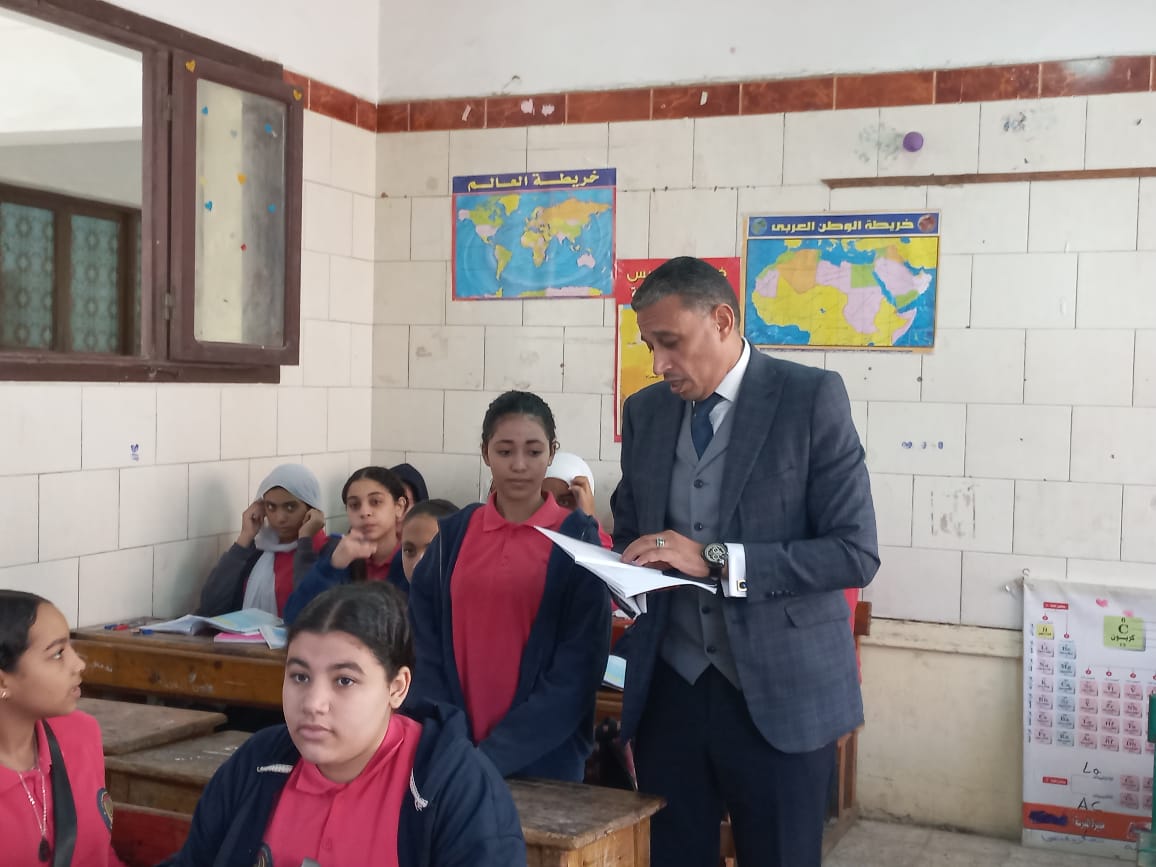 إجراءات جديدة لمدير تعليم الجيزة لتحسين التقييم المستمر في المدارس