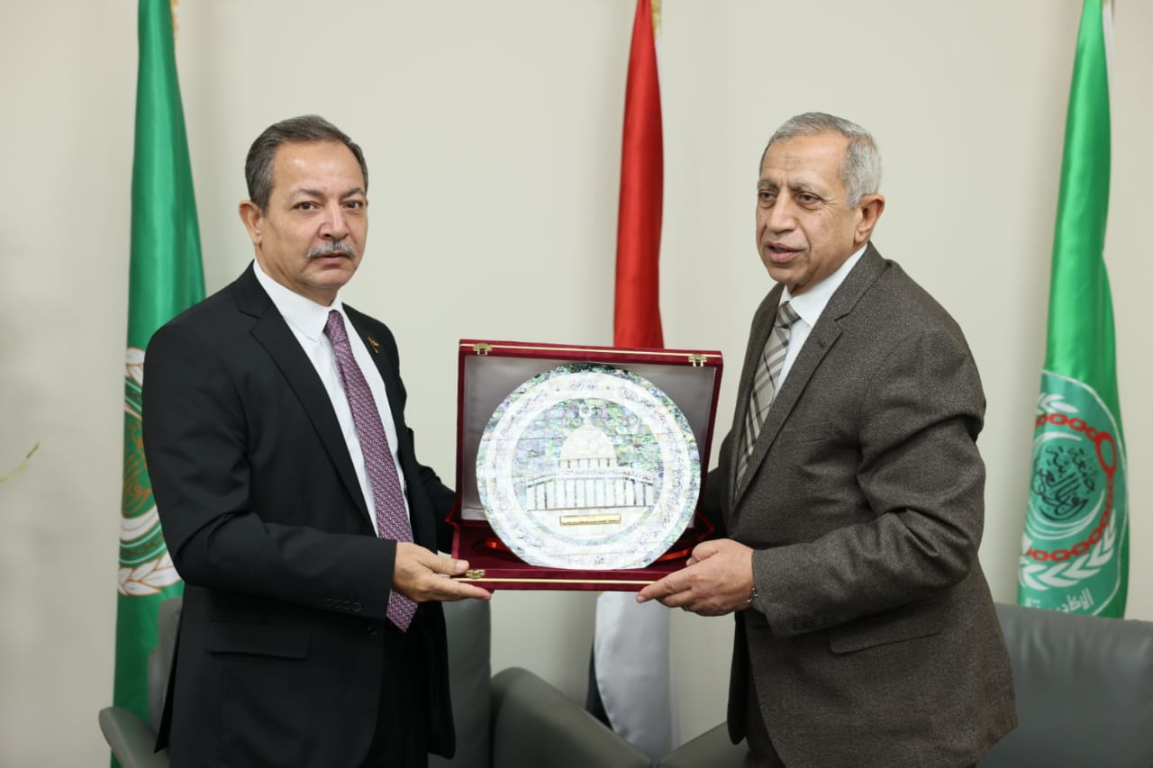 الدكتور إسماعيل عبد الغفار يستقبل قنصل فلسطين لدي مصر