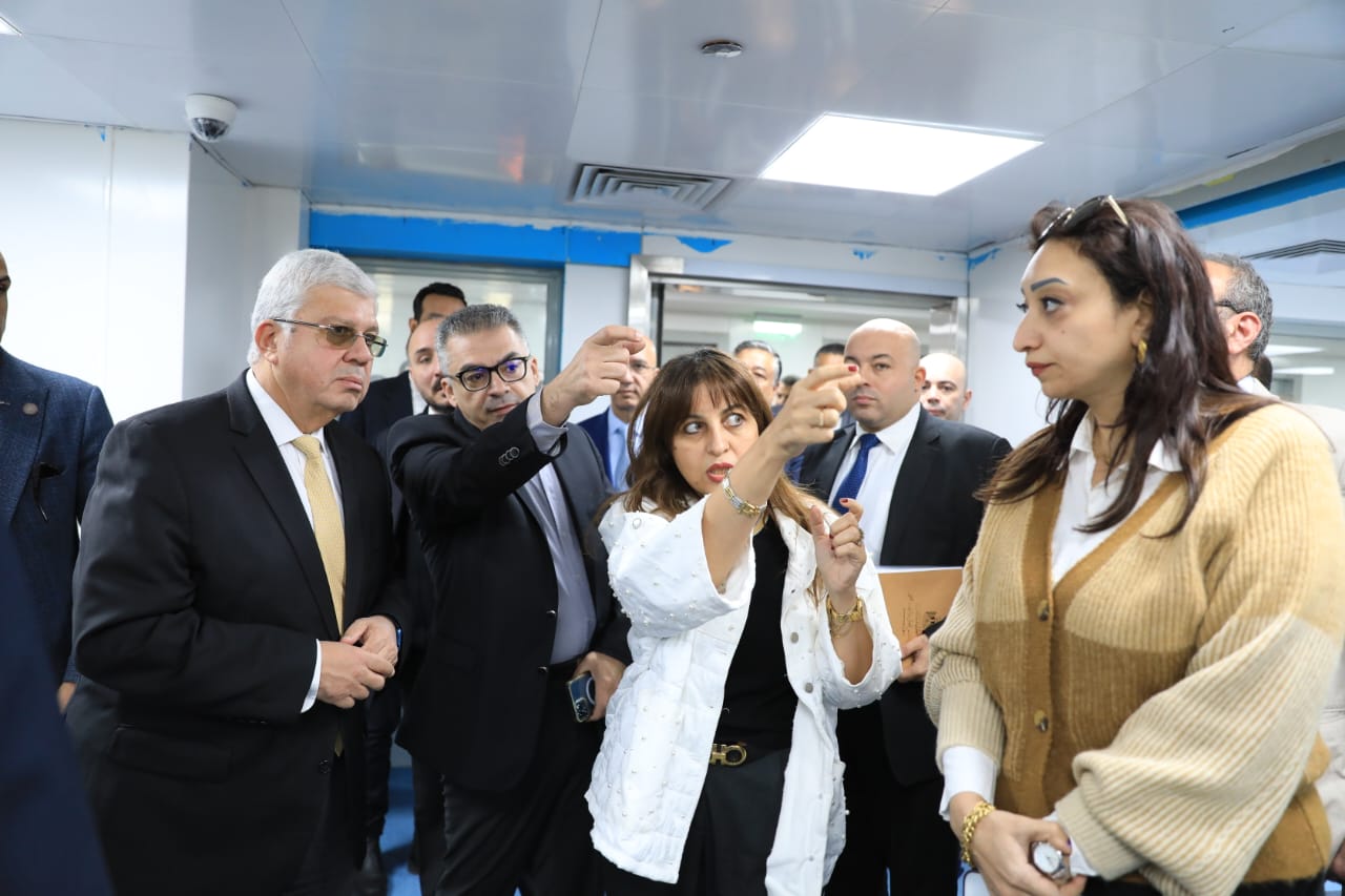 وزير التعليم العالي يتفقد المدينة الطبية بجامعة عين شمس