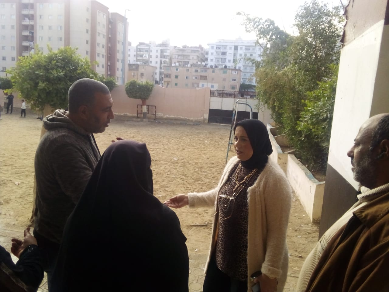 مدير تعليم مطروح تواصل جولاتها المفاجئة لمتابعة سير العملية التعليمية