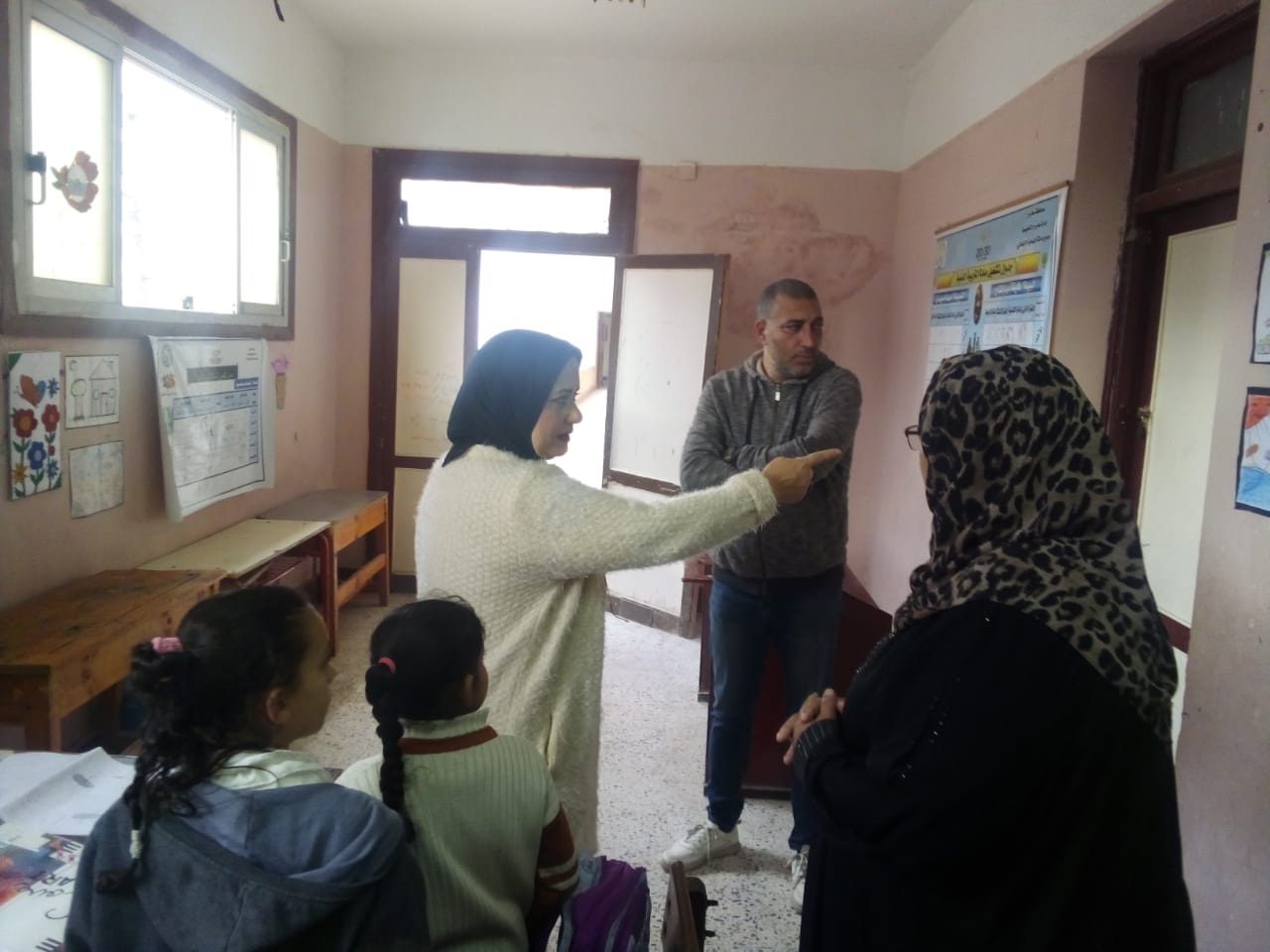 مدير تعليم مطروح تواصل جولاتها المفاجئة لمتابعة سير العملية التعليمية