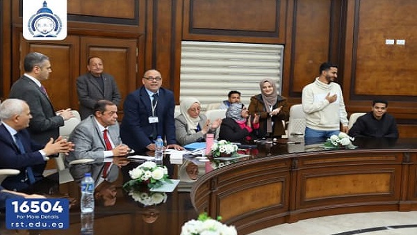 جامعة الريادة تنظم أول انتخابات طلابية ديمقراطية وتكرم الفائزين